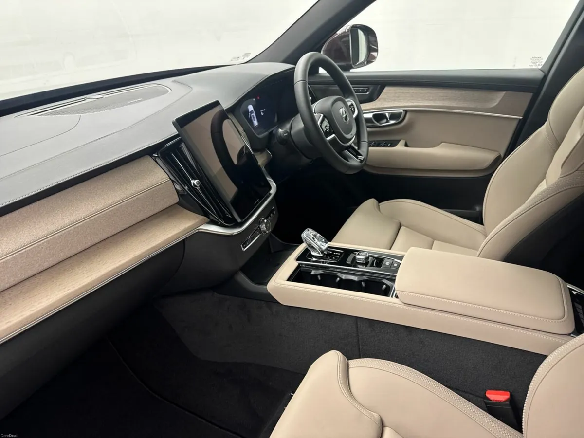 Volvo XC90 T8 PLUS BRIGHT MULBERRY RED - Image 4