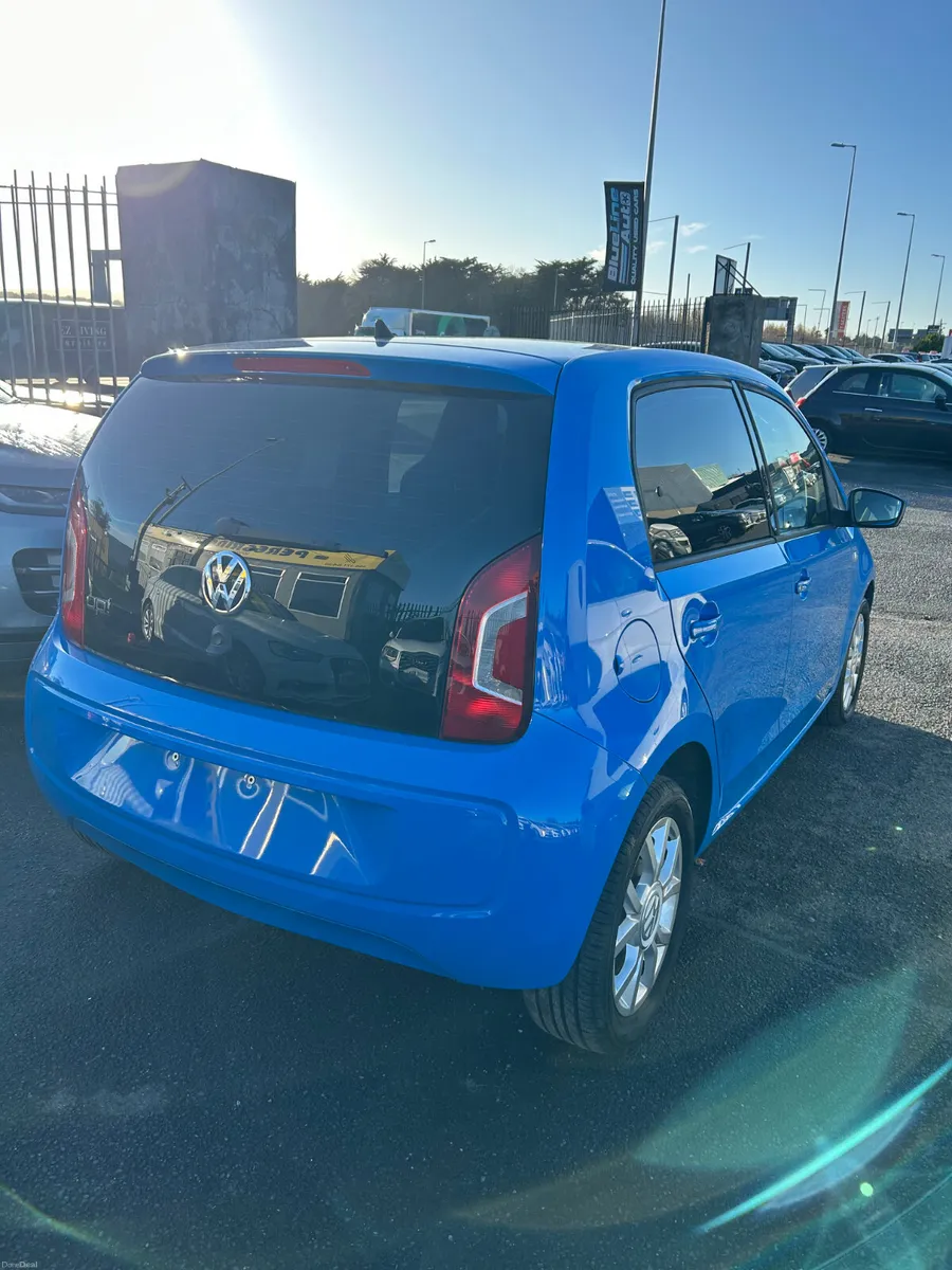 VW UP - Image 6