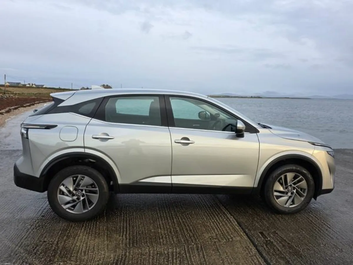 Nissan Qashqai DIG-T ACENTA PREMIUM XTRONIC - Image 2