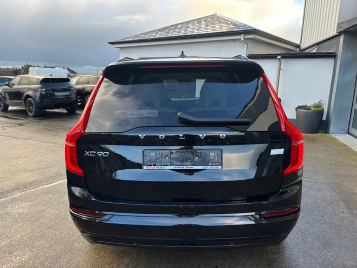 Volvo XC90 RECHARGE T8 ULTIMATE DARK AWD - Image 3