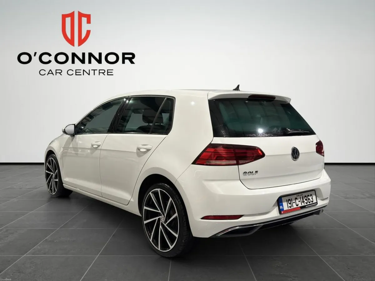 Volkswagen Golf “Clean, classy, and automatic — th - Image 4