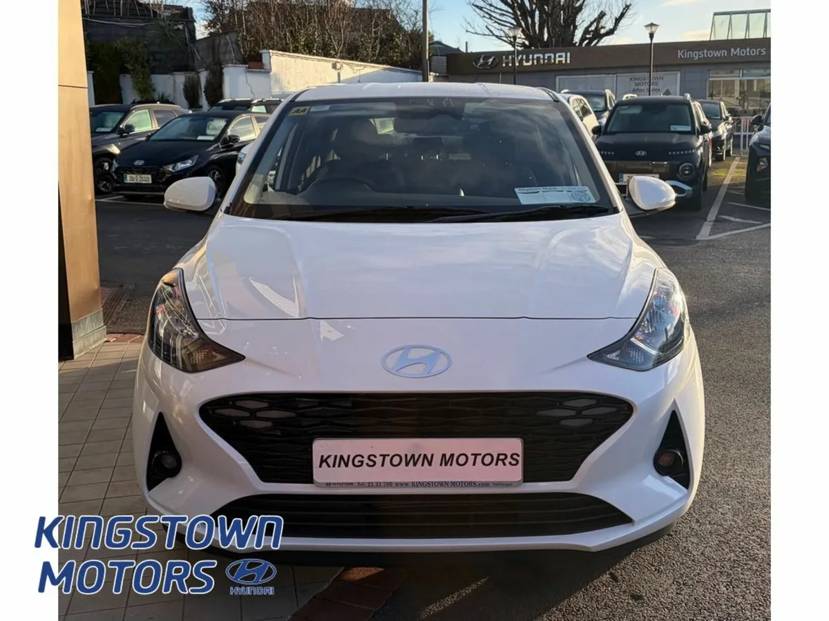 Hyundai i10 Deluxe Plus - Image 2