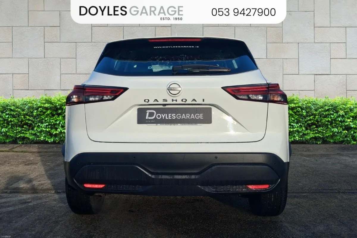 Nissan Qashqai SV 1.3 Petrol Hybrid - Image 3