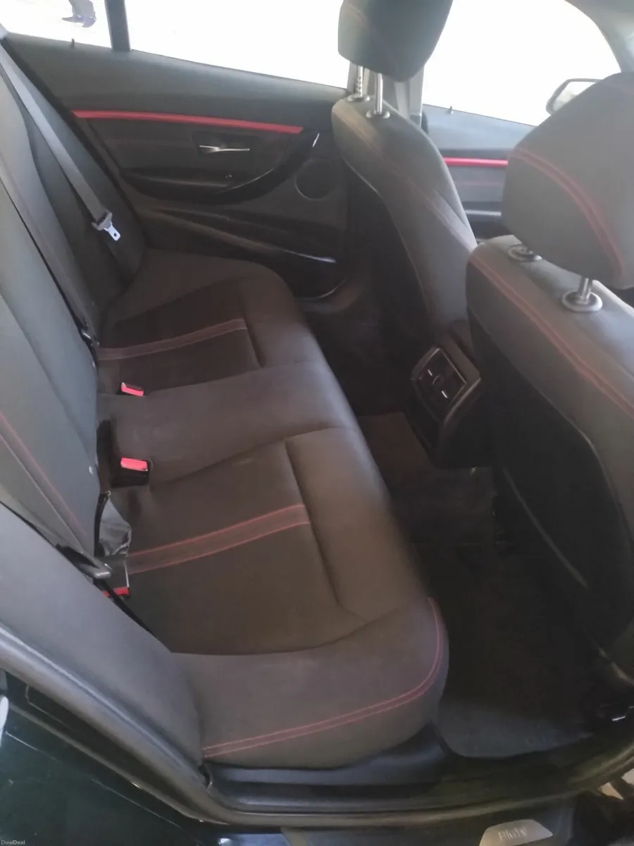 BMW 3-Series 2016 - Image 2