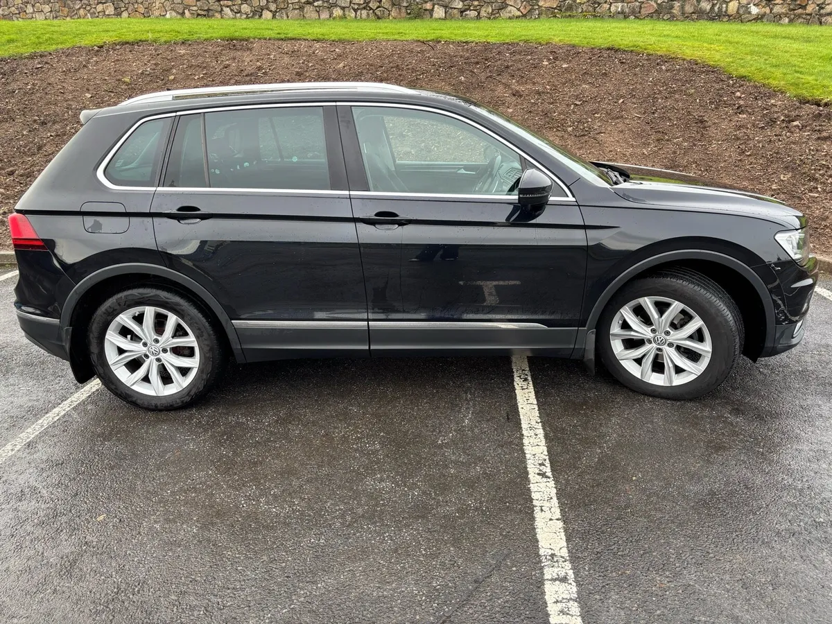 Volkswagen Tiguan 2016 HIGHLINE 2.0 TDI SUV - Image 3