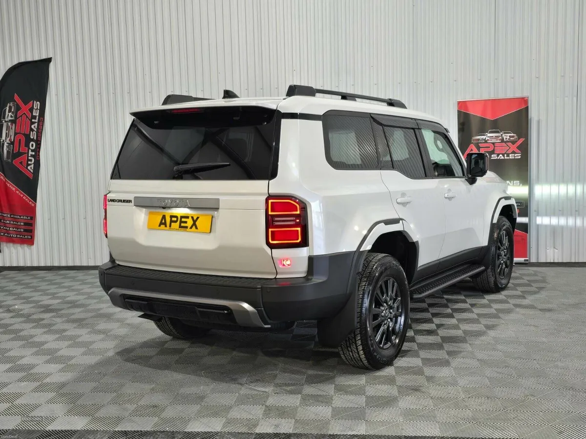 Toyota Land Cruiser 2.8 diesel 7 seater - Image 3