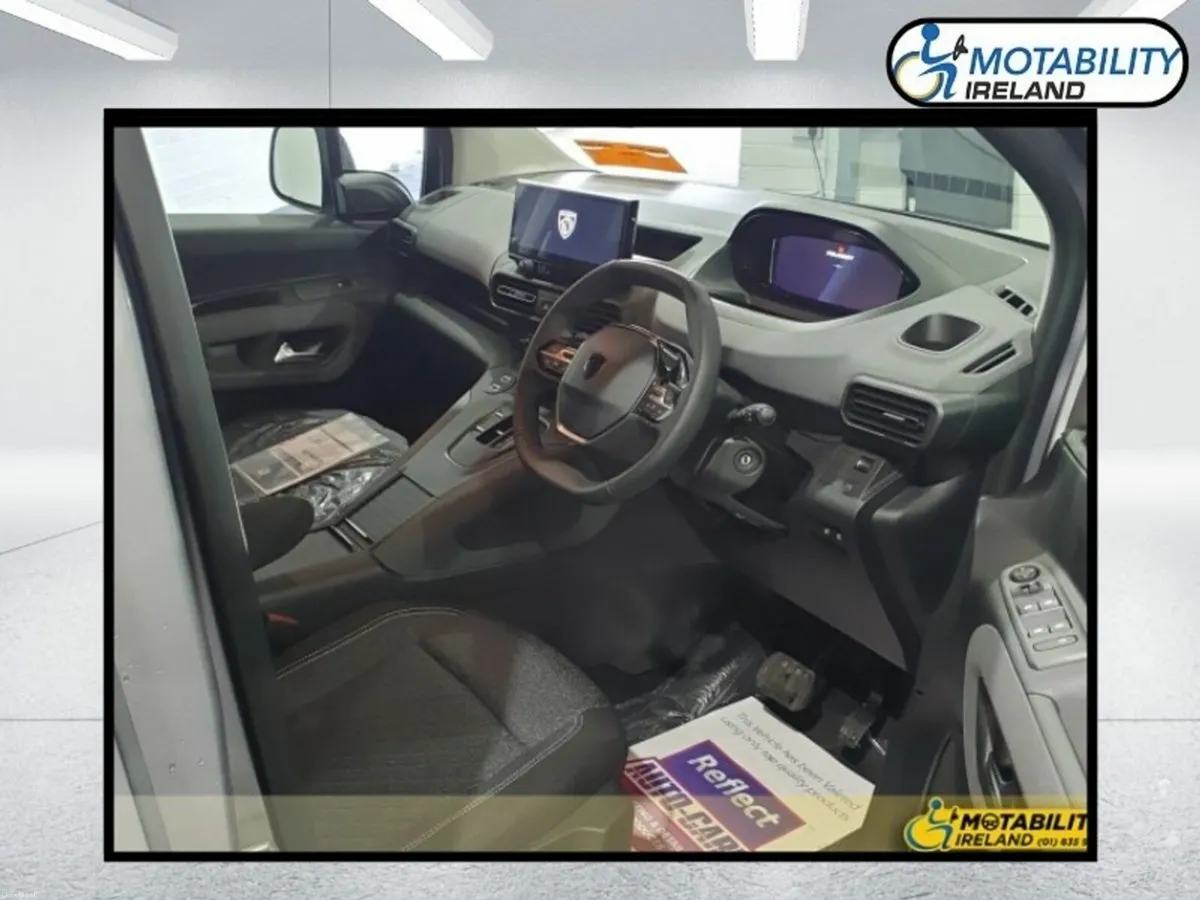 Opel Combo Wheelchair Accessible 7 Seats - Image 5