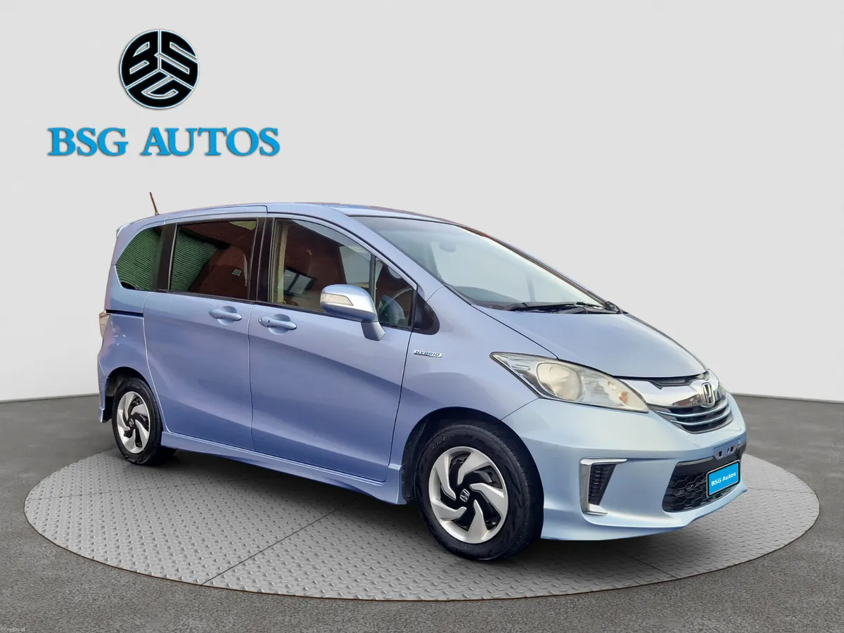 2014 HONDA FREED 1.5 HYBRID *7 SEATER* AUTOMATIC - Image 1