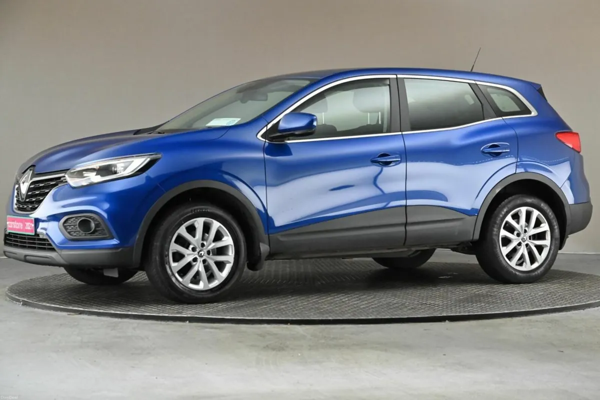 Renault Kadjar 1.5 DIESEL 6SPD PLAY BLUE** - Image 4