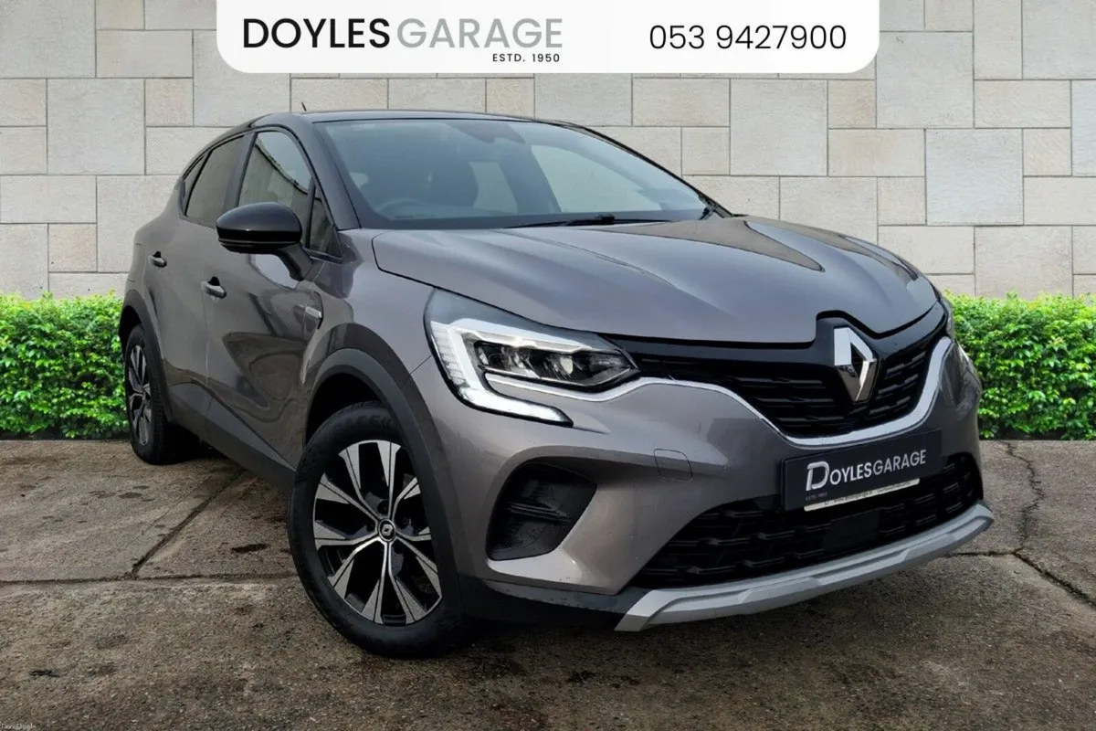 Renault Captur Limited 1.0 TCe Petrol 90bhp - Image 1