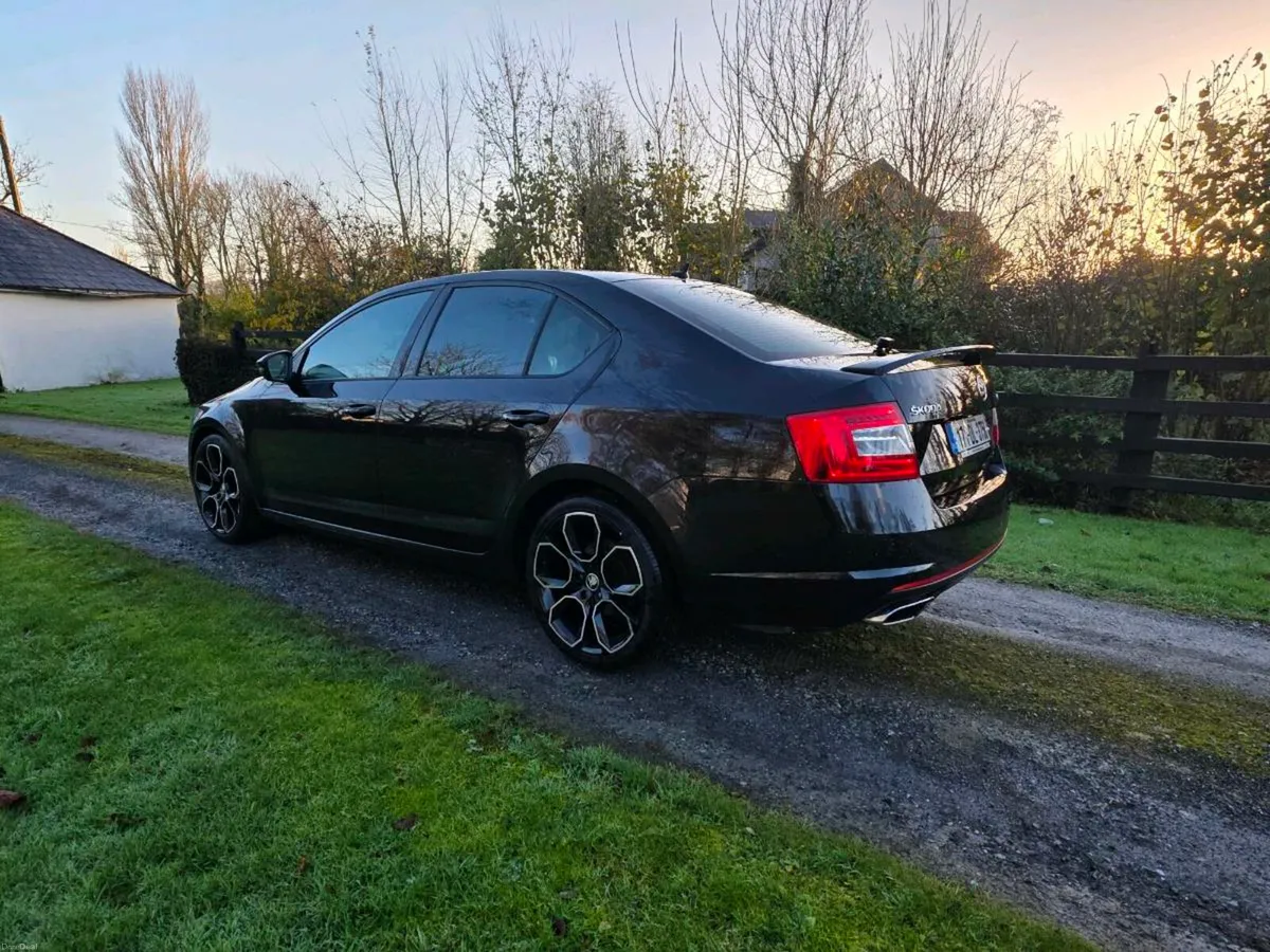 171 SKODA OCTAVIA 2.0 TDI VRS 210 BHP AUTOMATIC - Image 4