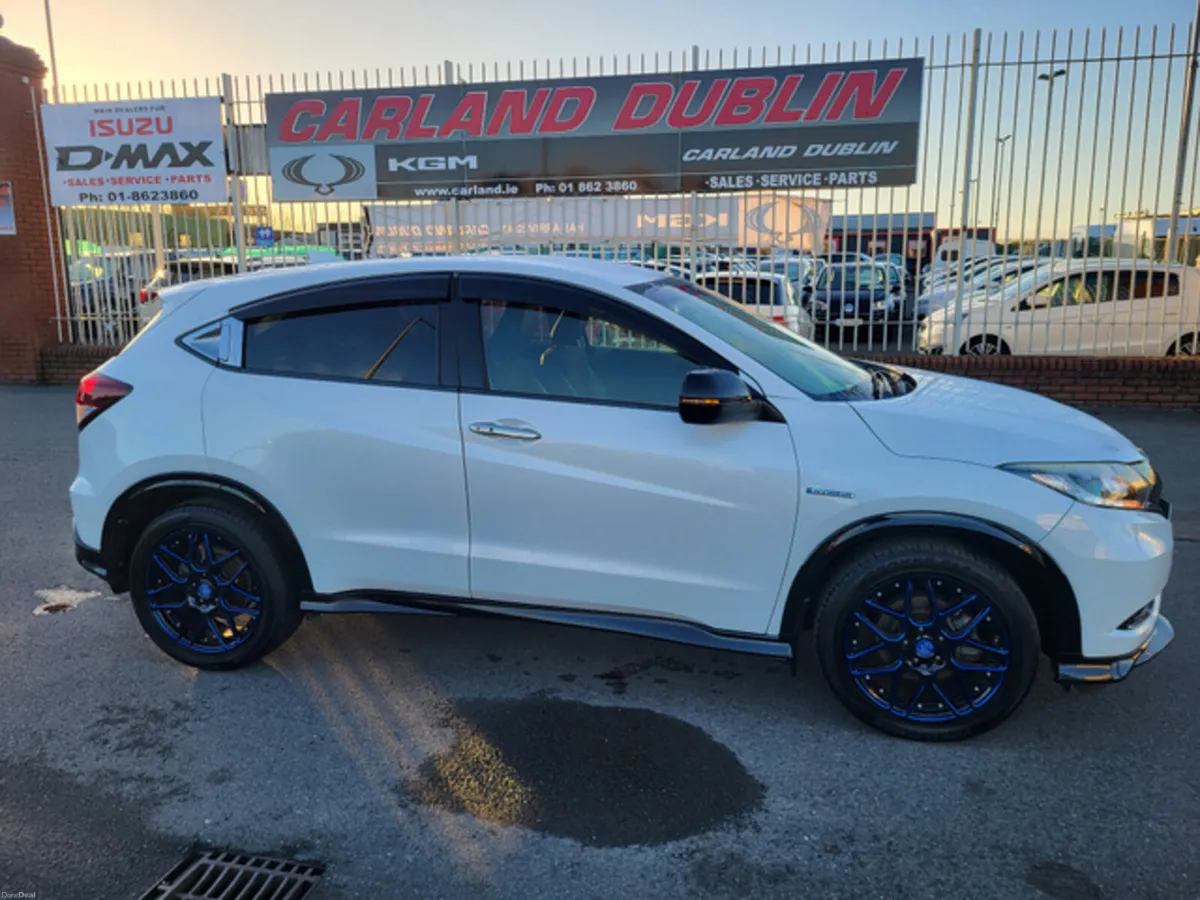 (2yr warranty) 1.5 Hybrid Auto RS Edition - Image 3