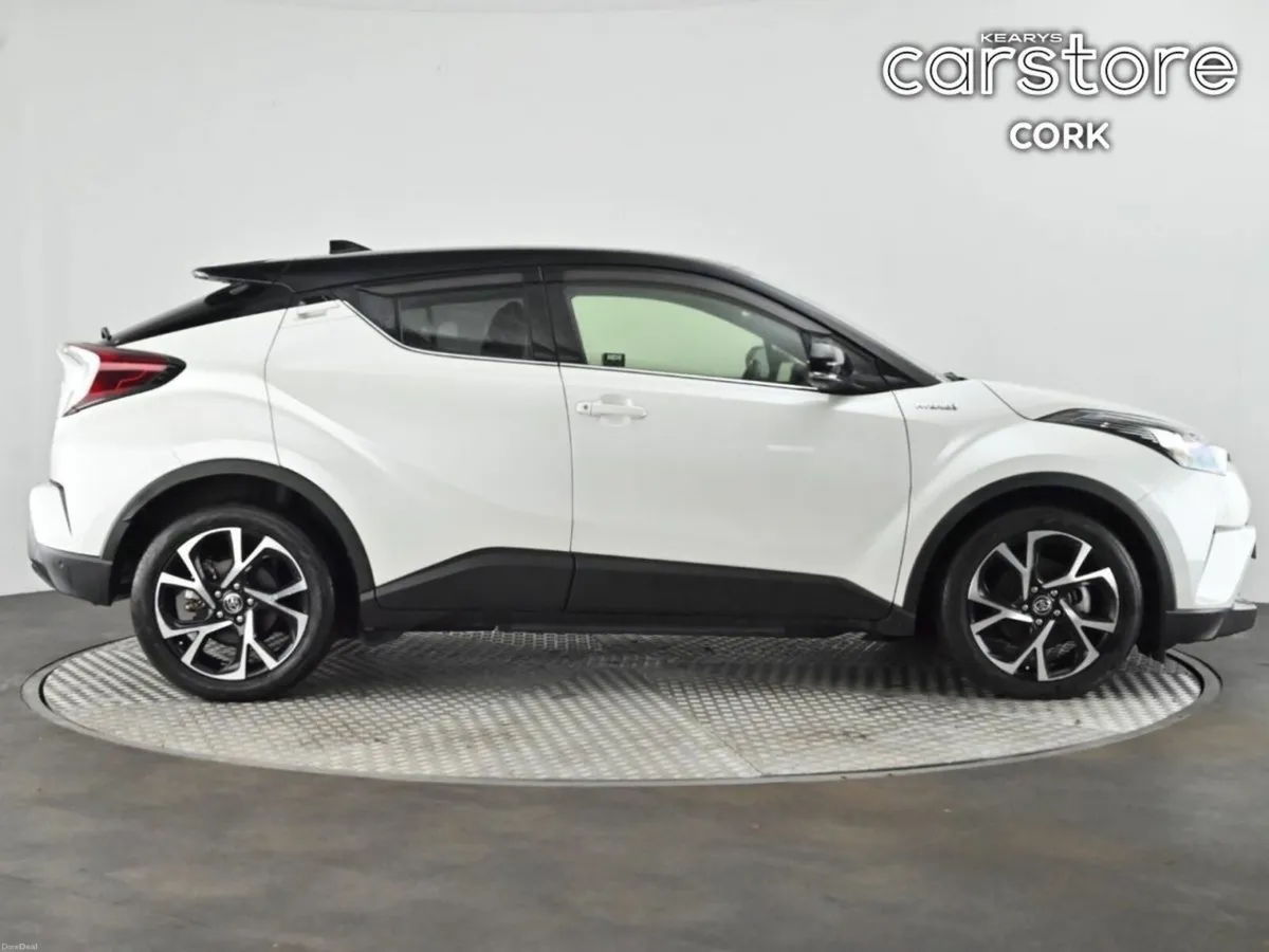 Toyota C-HR 1.8 HYBRID Auto - Image 2