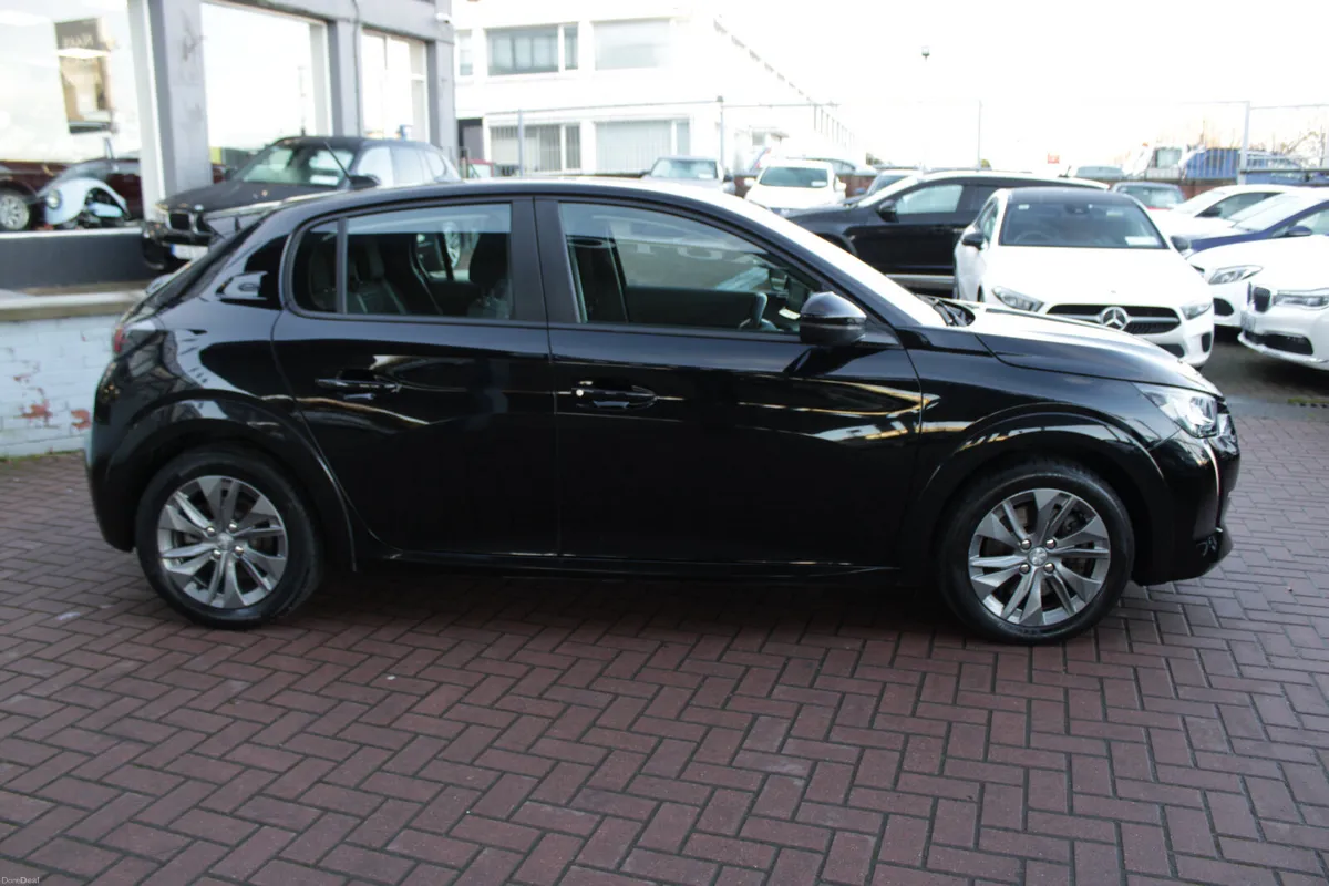 E-ACTIVE 136BHP 50 KWH 5DR HATCHBACK AUTO // FULLY - Image 3