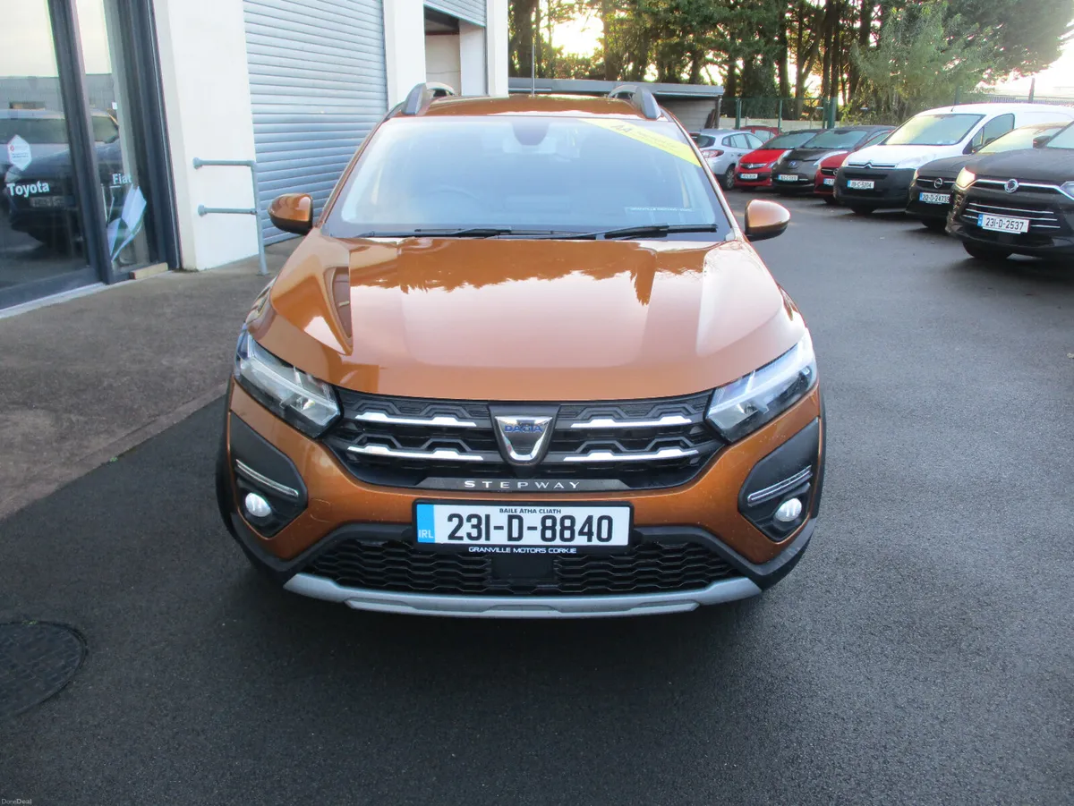 Dacia Sandero Stepway tce 2023 - Image 2