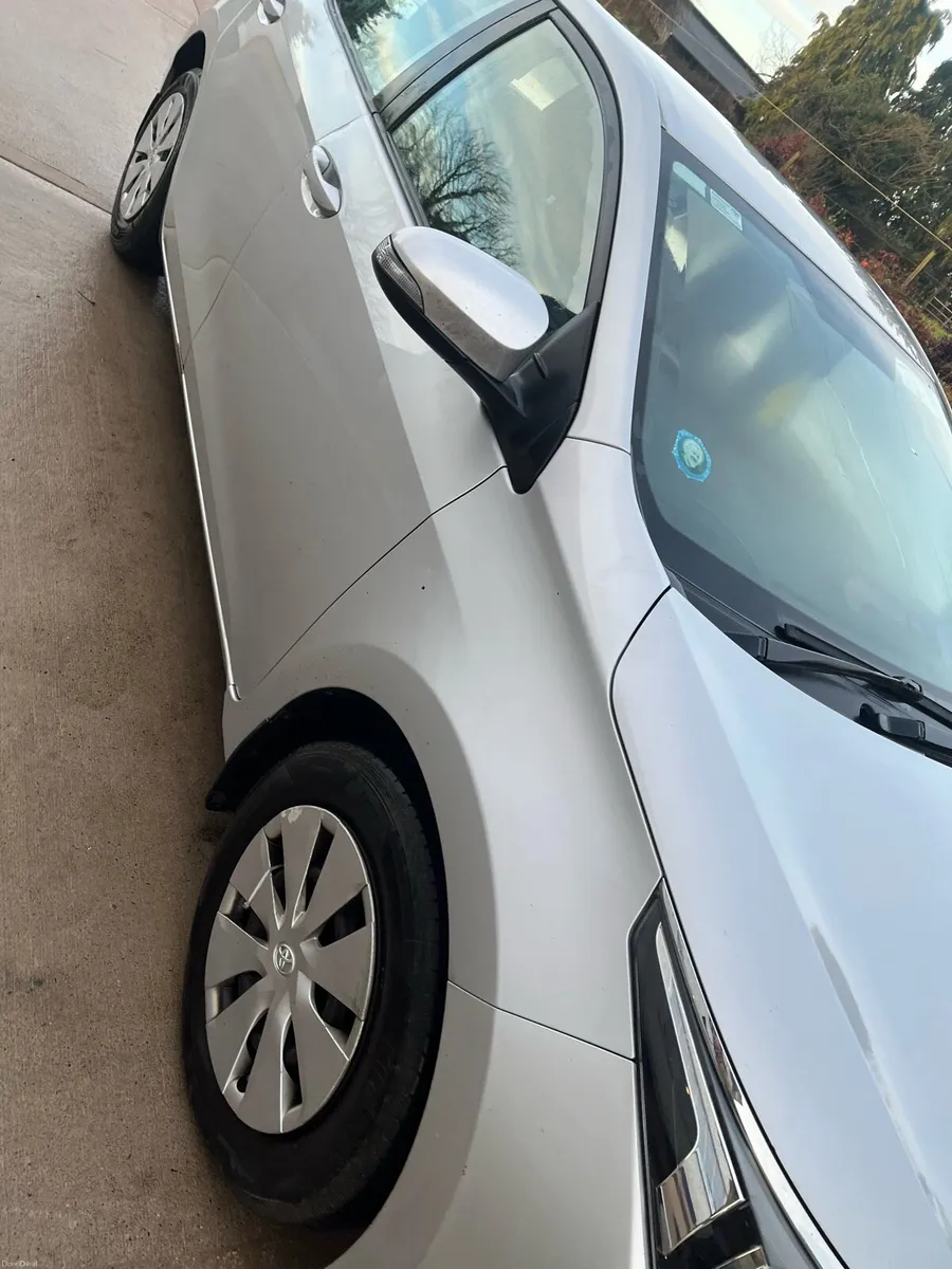 Toyota Corolla - Image 2