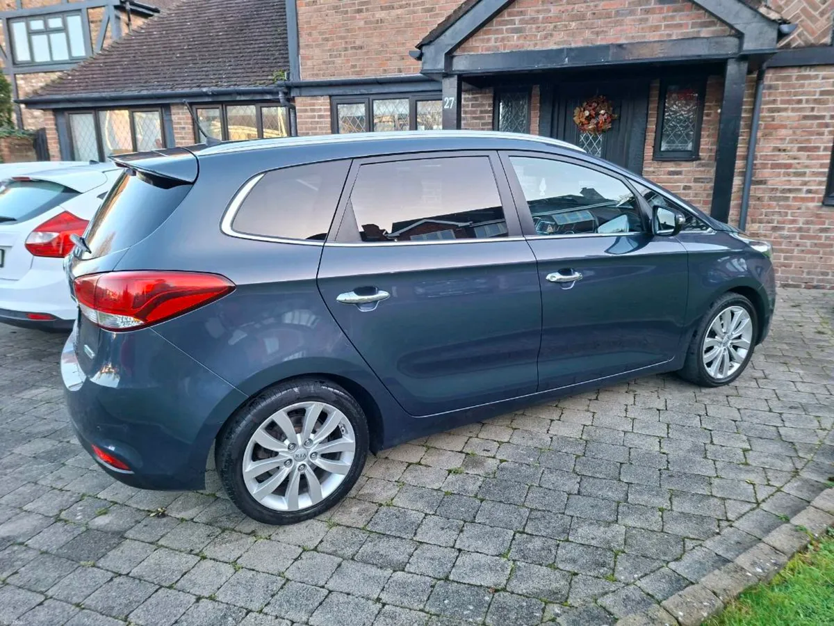 KIA CARENS 7 SEATS 2016 PLATINUM MODEL  SUPERB - Image 2