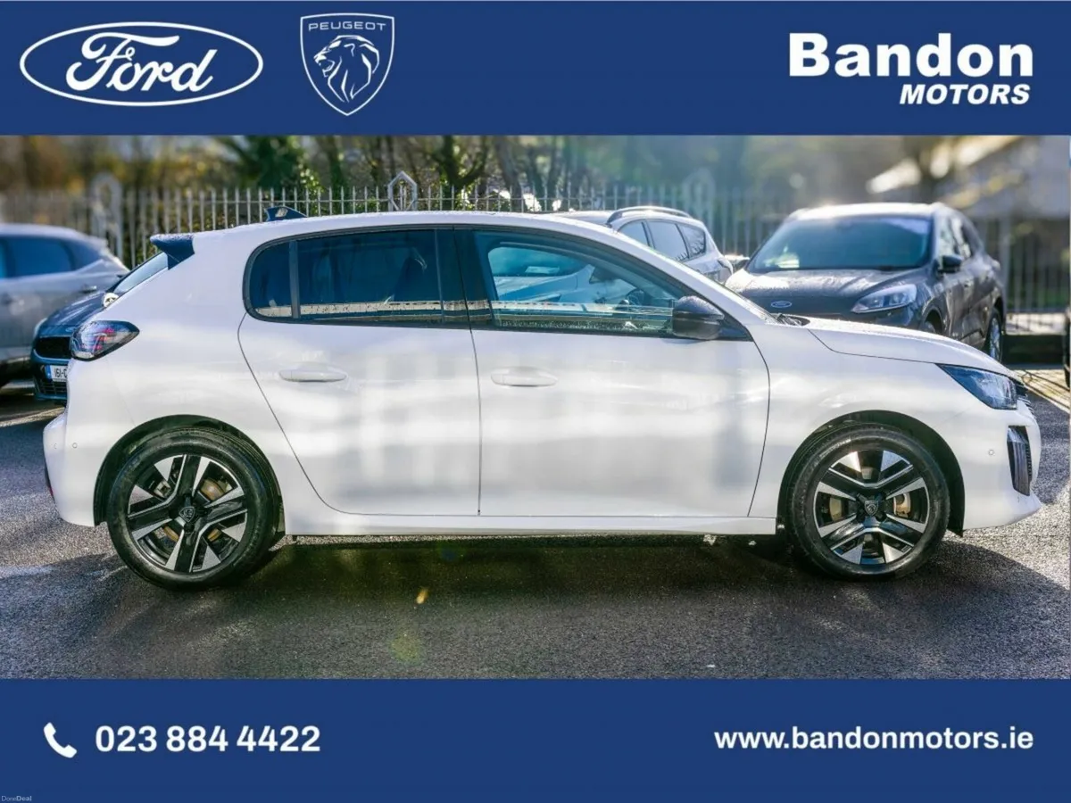 Peugeot 208 2025 Peugeot 208 White. 1.2 MHEV Puret - Image 4