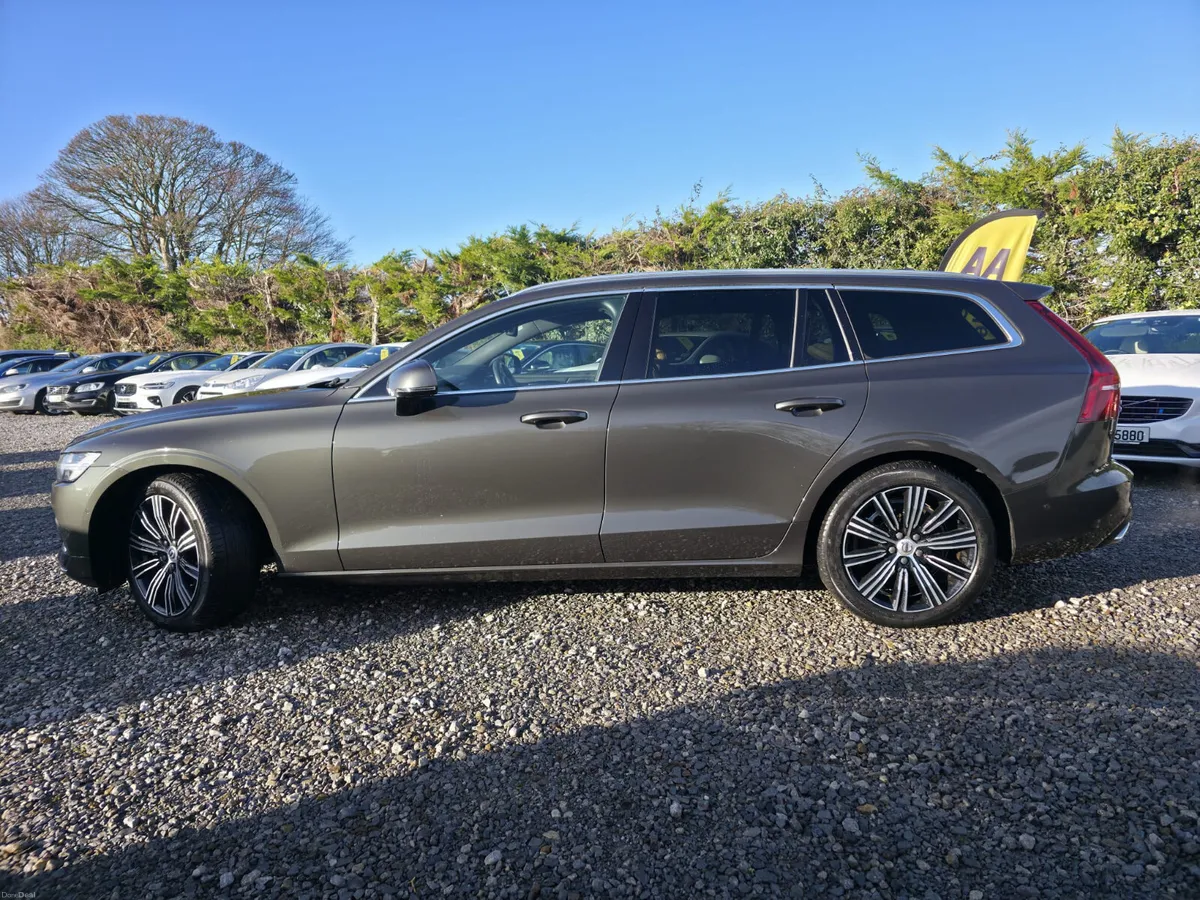 2021 Volvo V60 | B5 ­Inscription - Image 2