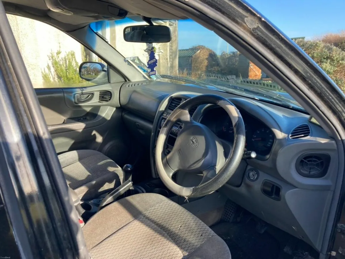 Hyundai Santa Fe 2002 - Image 4