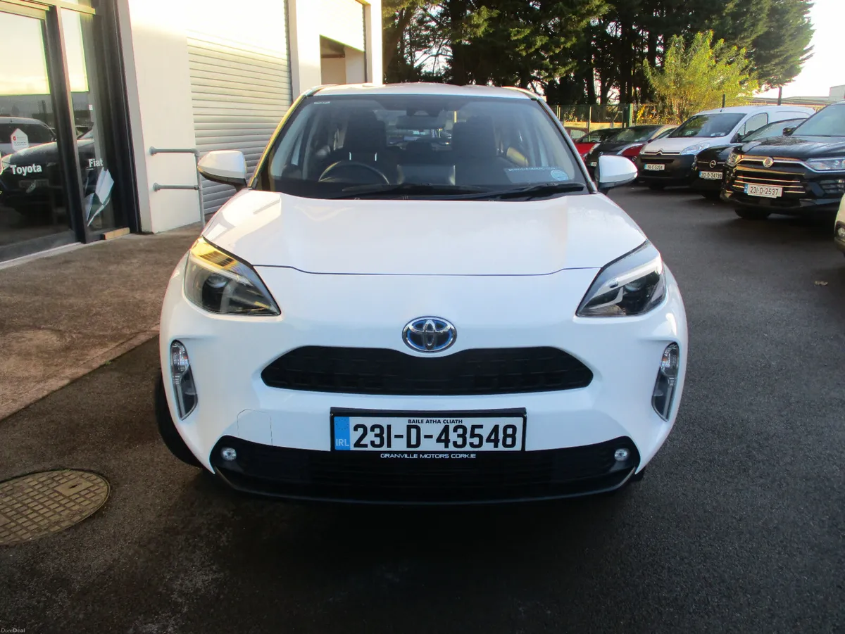 Toyota Yaris Cross  HYBRID  2023 - Image 2