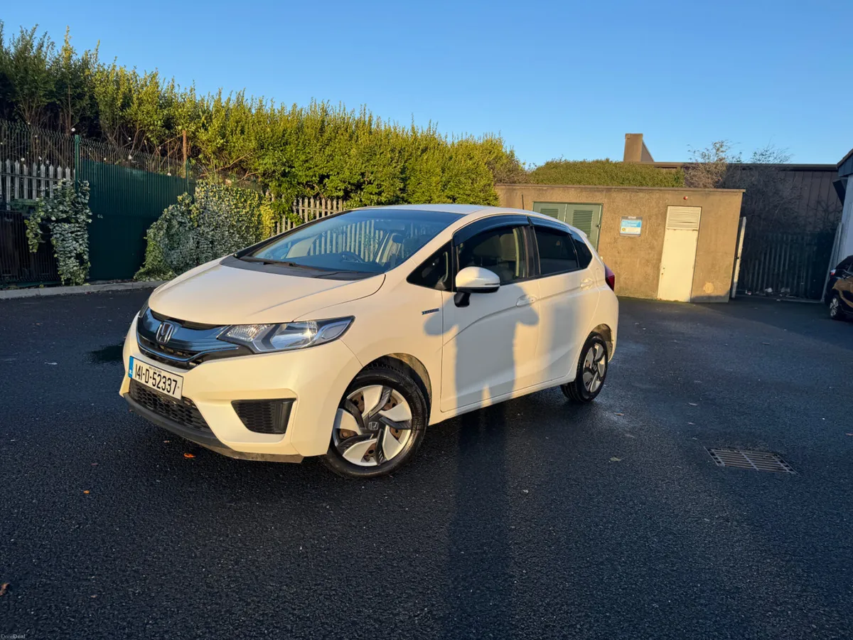 Honda Fit 2014 Automatic Hybrid 1.5 - Image 2