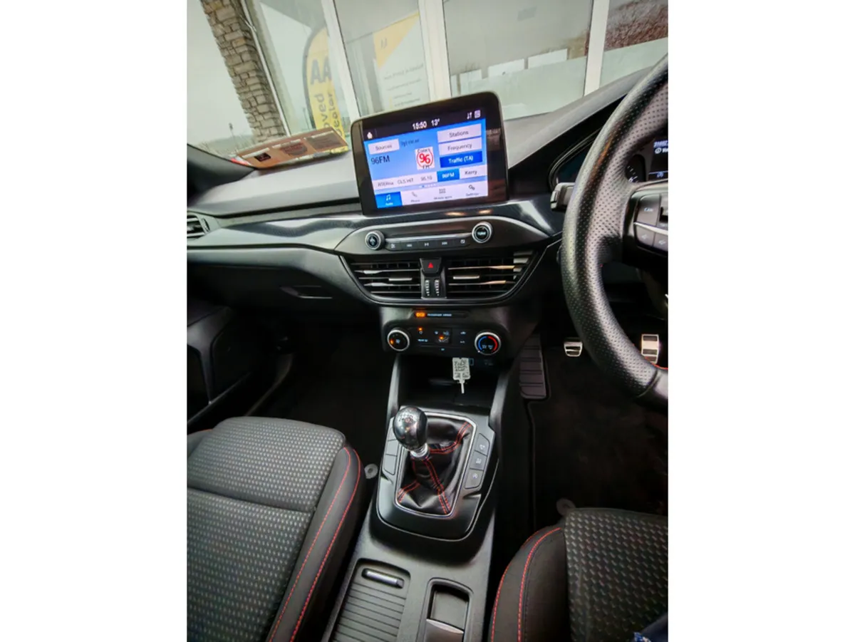 2021 FORD FOCUS ST-LINE 5DR 1.0T 125 S6.2 M6 FW - Image 4
