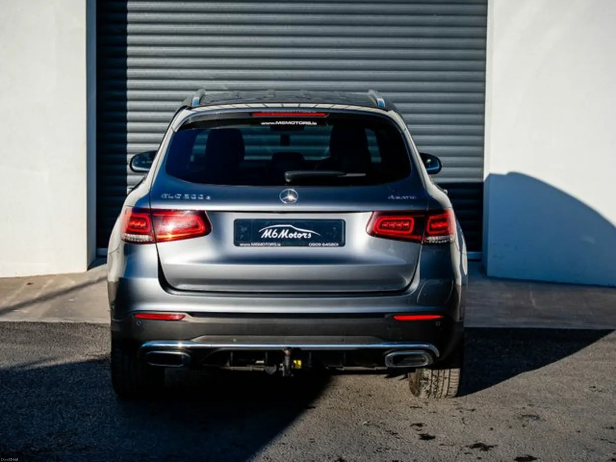 Mercedes-Benz GLC 300 AMG Line E 4matic 5DR AUT - Image 5