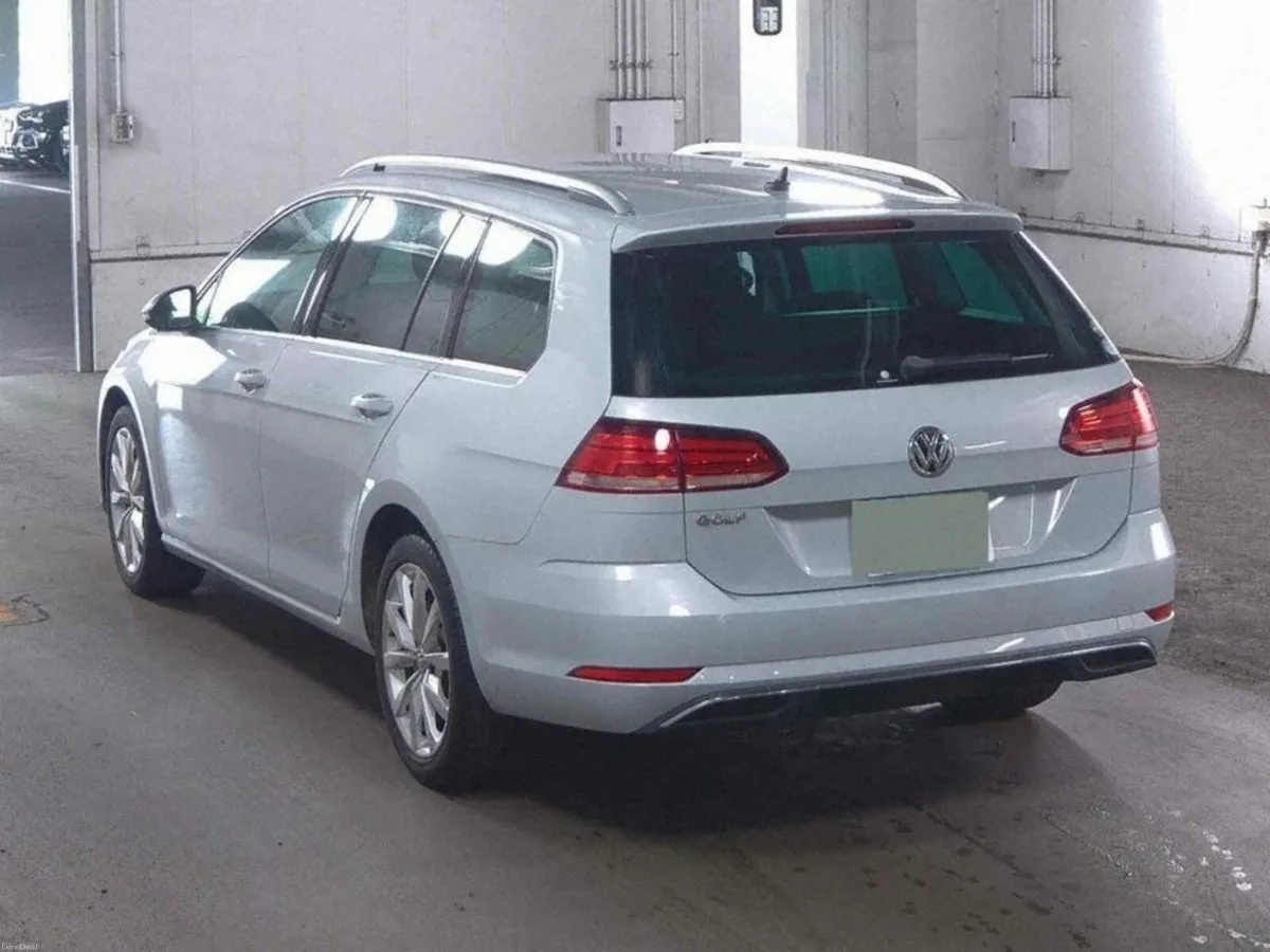 Volkswagen Golf FACTORY ALLOYS - REVERSE CAMERA - - Image 2