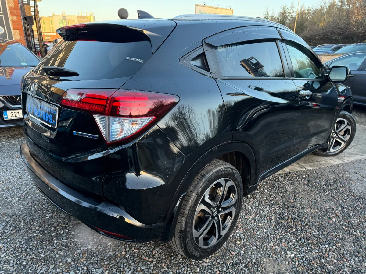 2014 Honda Vezel  1.5 HYBRID AUTO - Image 4