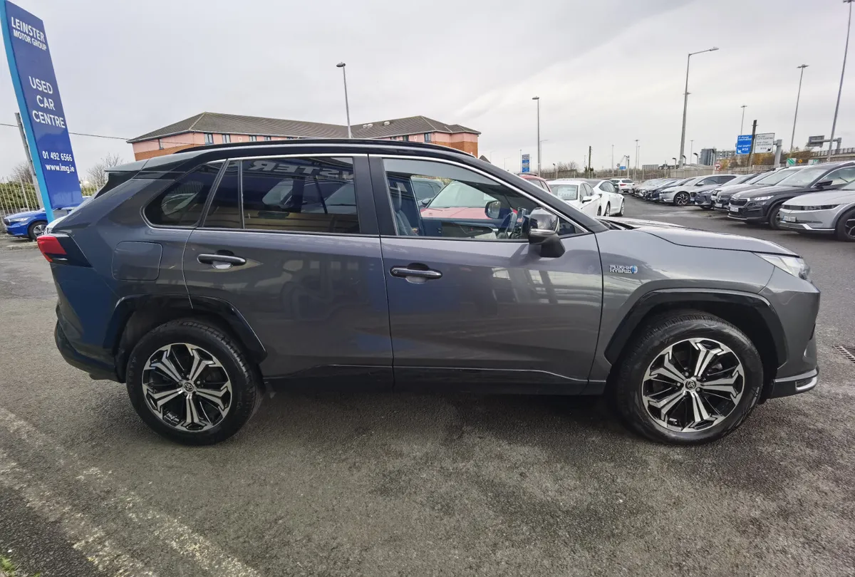 TOYOTA RAV4 2.5 AWD DYNAMIC AUTOMATIC PHEV - Image 4
