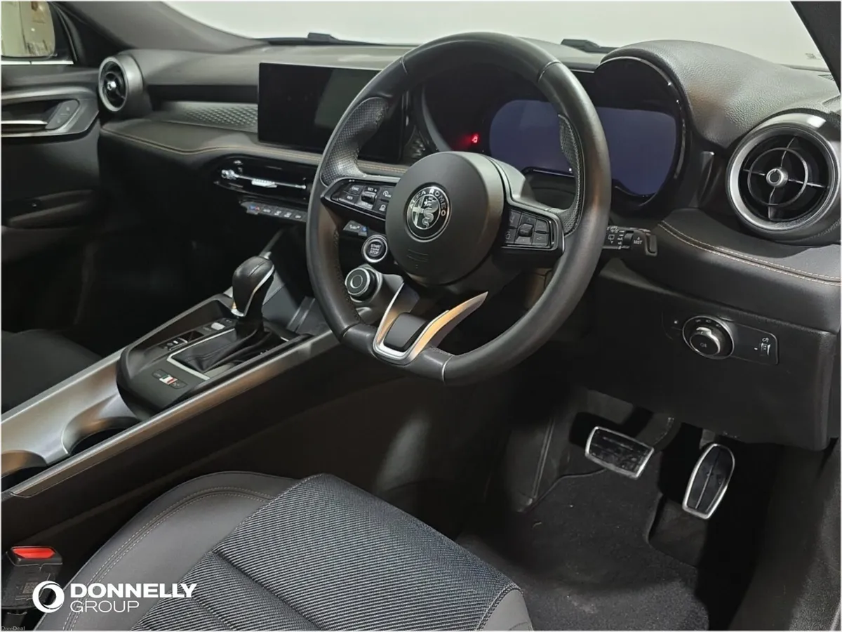 Alfa Romeo Tonale Hatchback Ti - Image 4