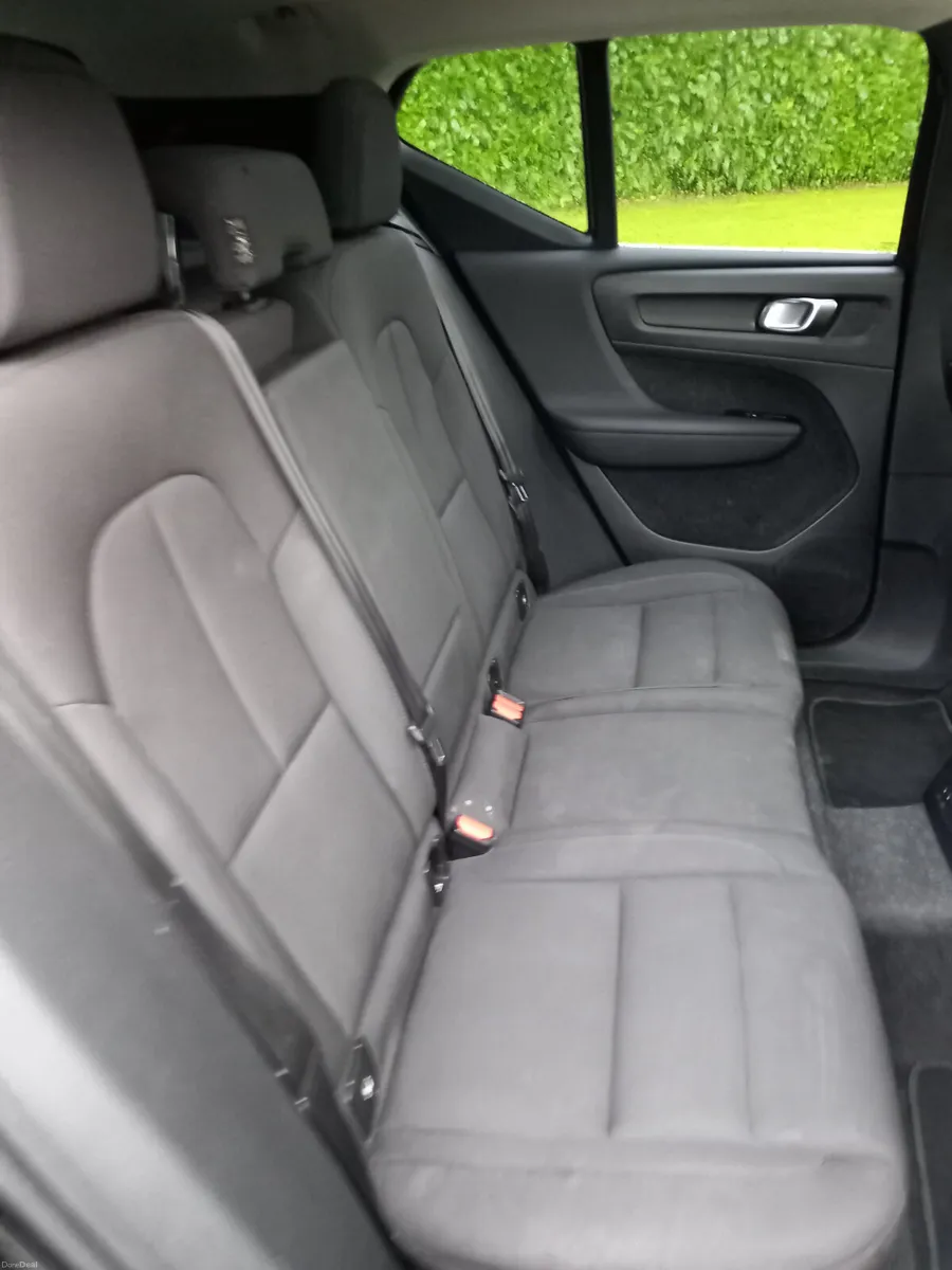 2021 Volvo XC40 1.5 Petrol Hybrid - Image 3