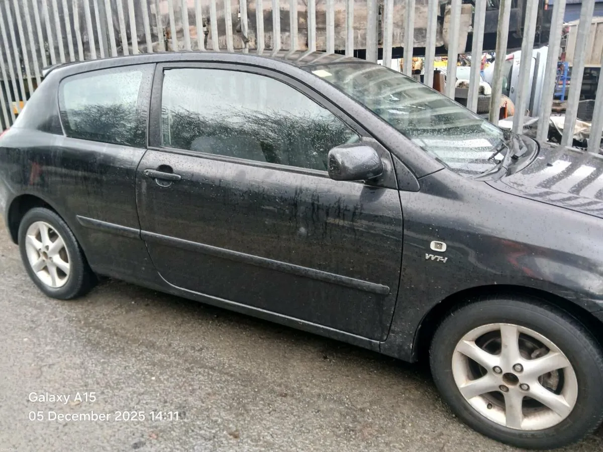 toyota corolla - Image 4