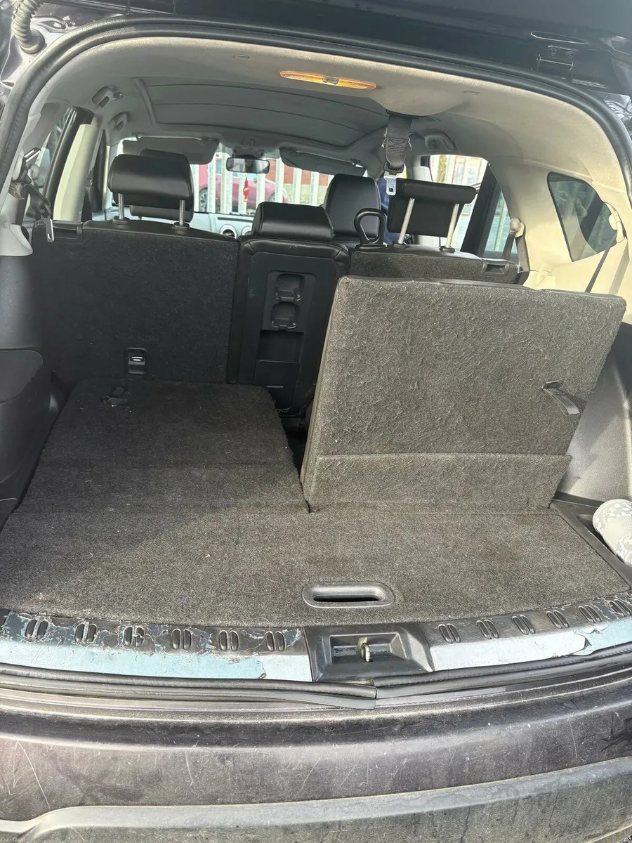 Nissan Qashqui + 7 seater - Image 4