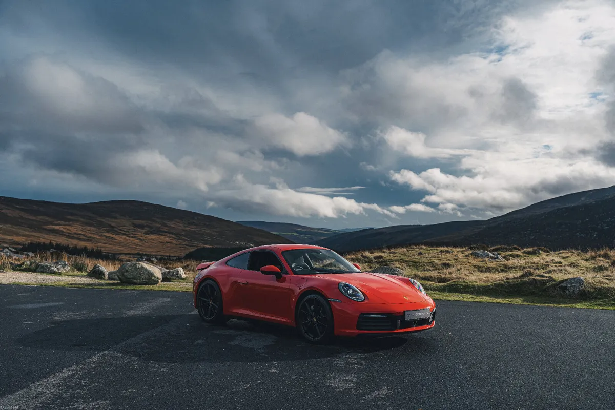 Porsche 911 Carrera 4 - Image 1