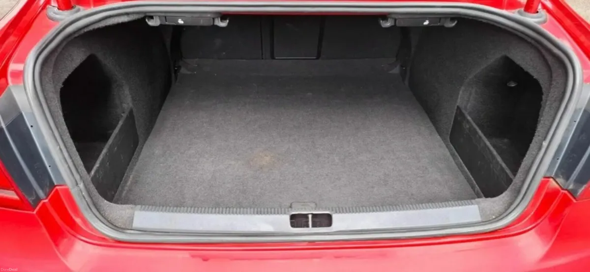 132 VW Passat , HIGHLINE,  New NCT 1/27 - Image 3