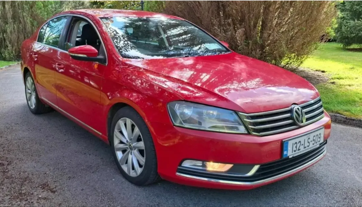 132 VW Passat , HIGHLINE,  New NCT 1/27 - Image 1