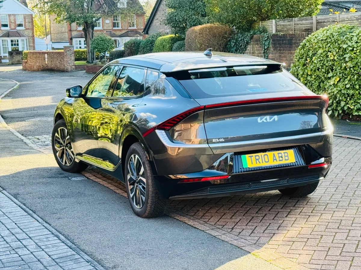 Kia EV6 Air Model 2022 350 range - Image 2
