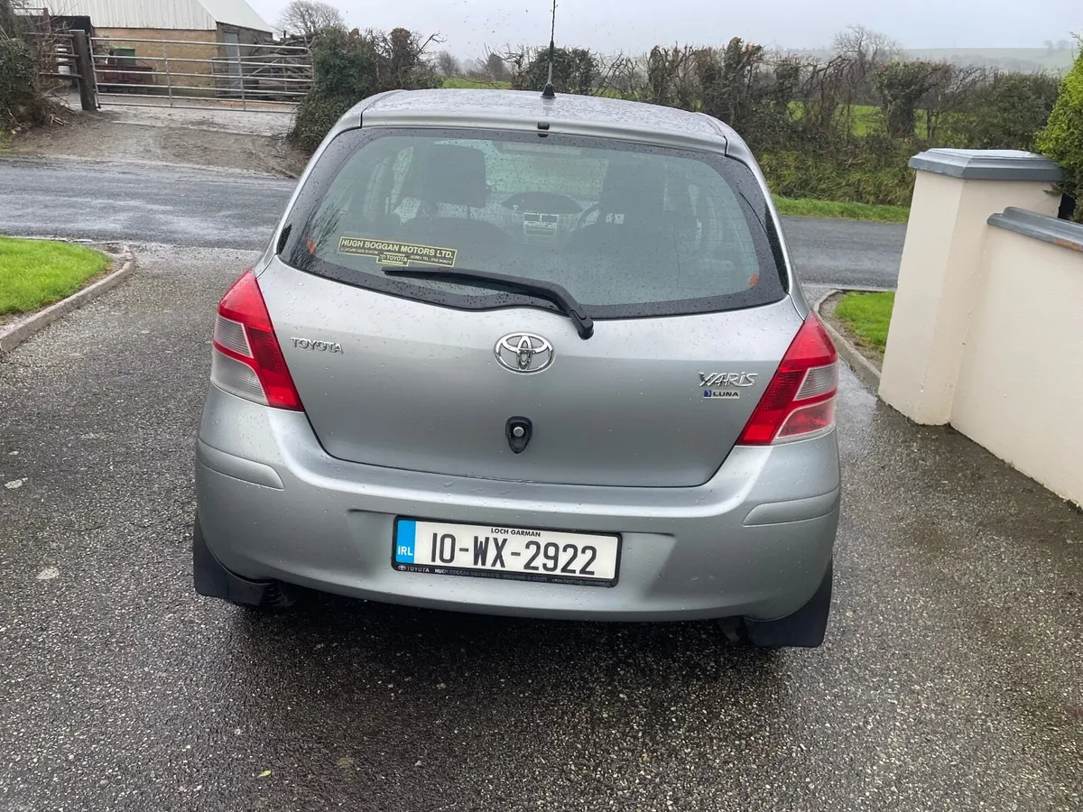 10 Toyota Yaris 1.3  vvti auto - Image 2
