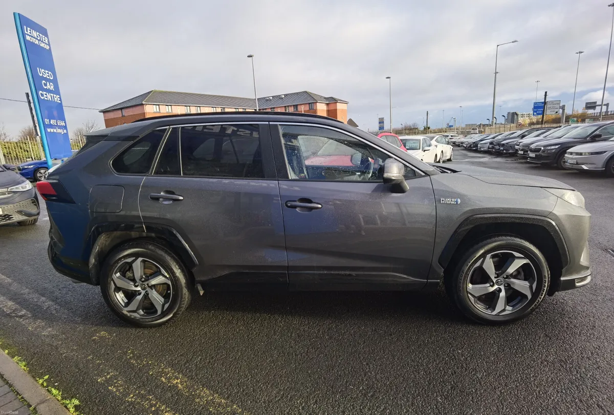 TOYOTA RAV4 2.5 AWD-I DESIGN AUTOMATIC PHEV - Image 4