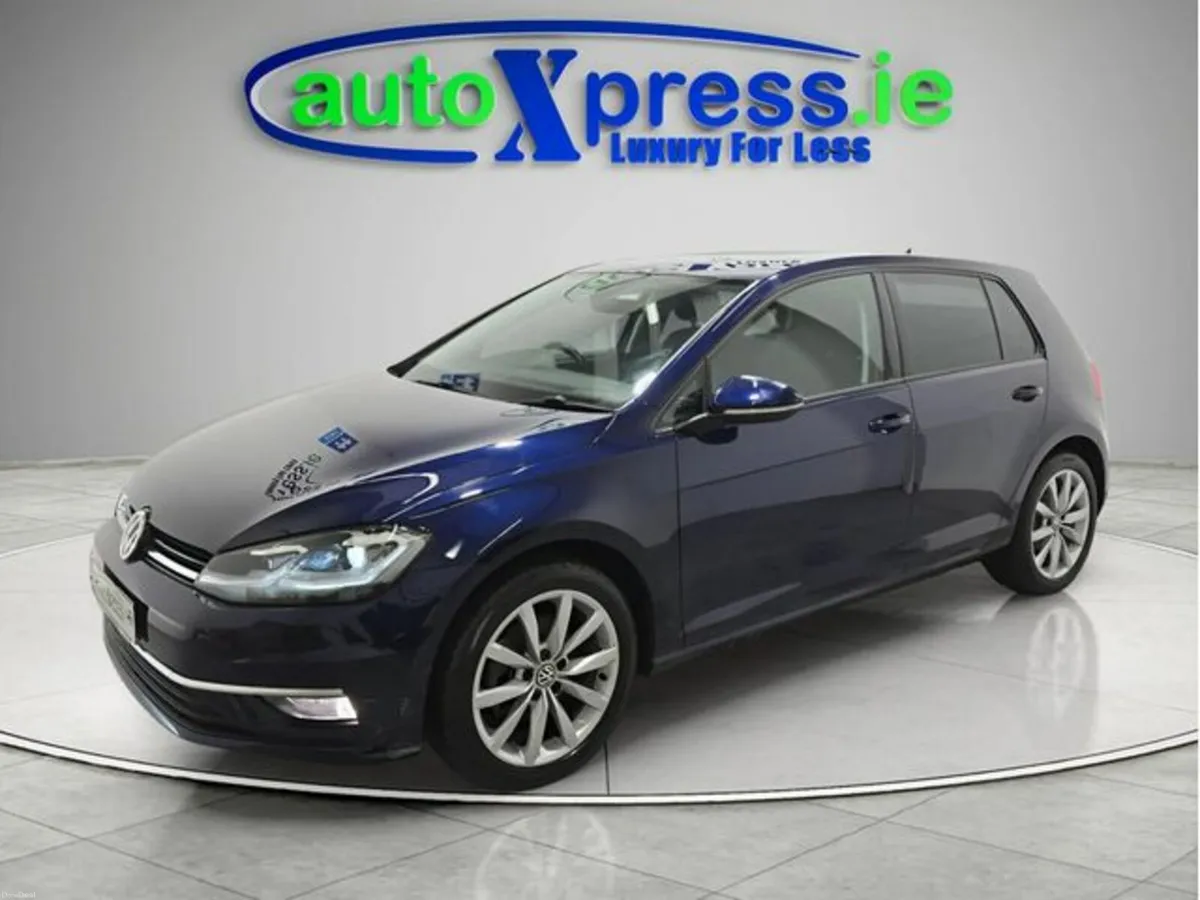 Volkswagen Golf 1.2 TSI Automatic, Reversing camer - Image 3