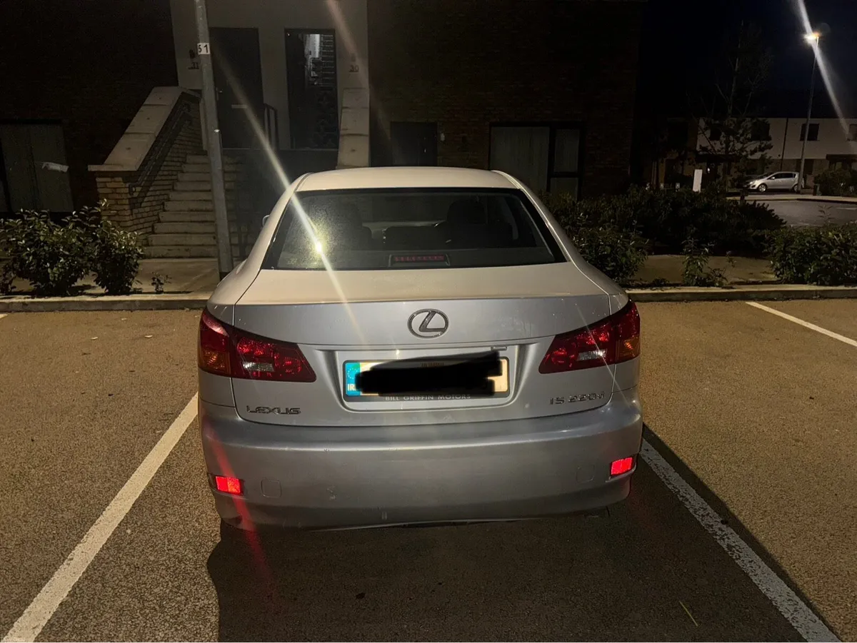 Lexus is220D - Image 4