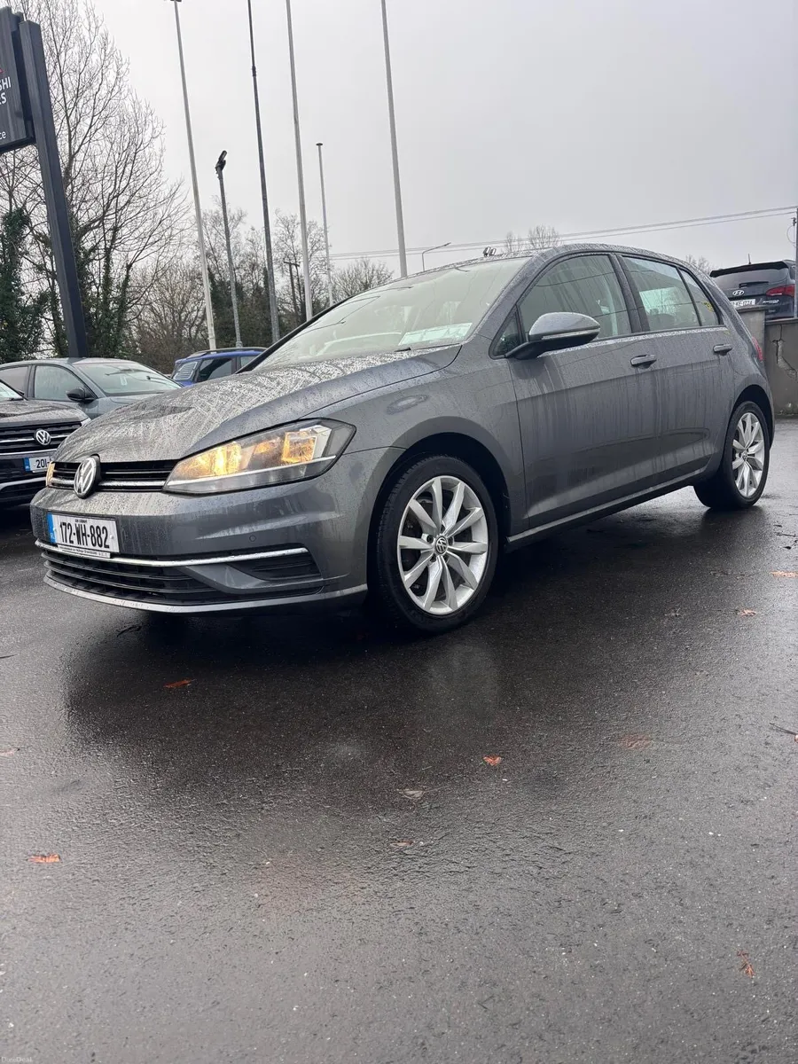 2017 Volkswagen Golf - Image 2