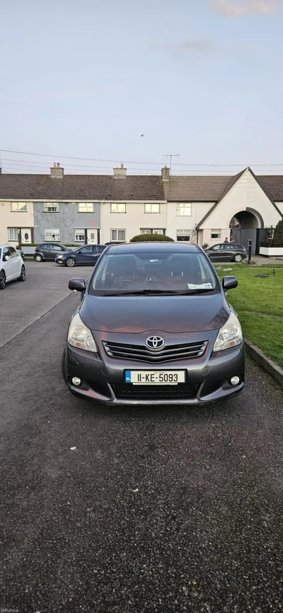 Minivan Toyota Verso.NCT 08/26 - Image 1