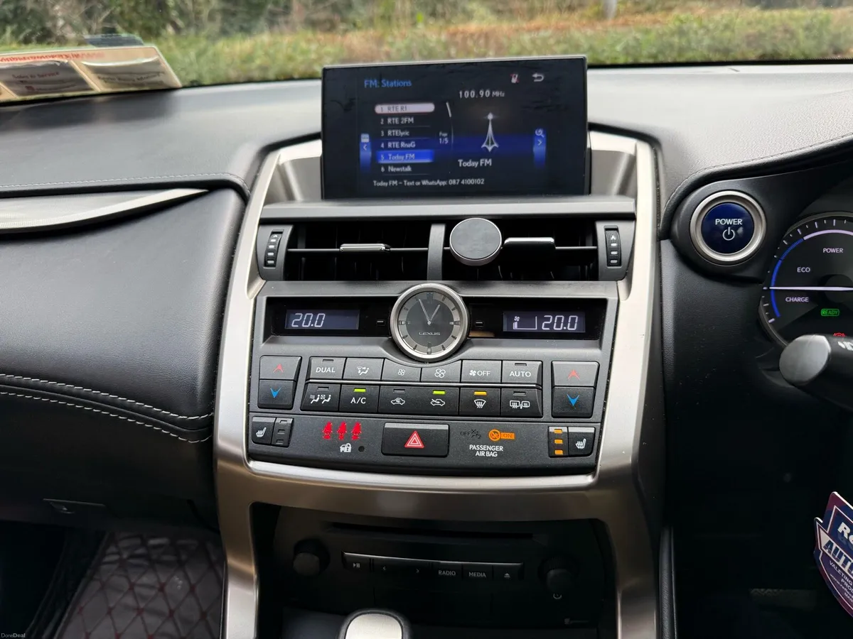 Lexus Nx300h - Image 2