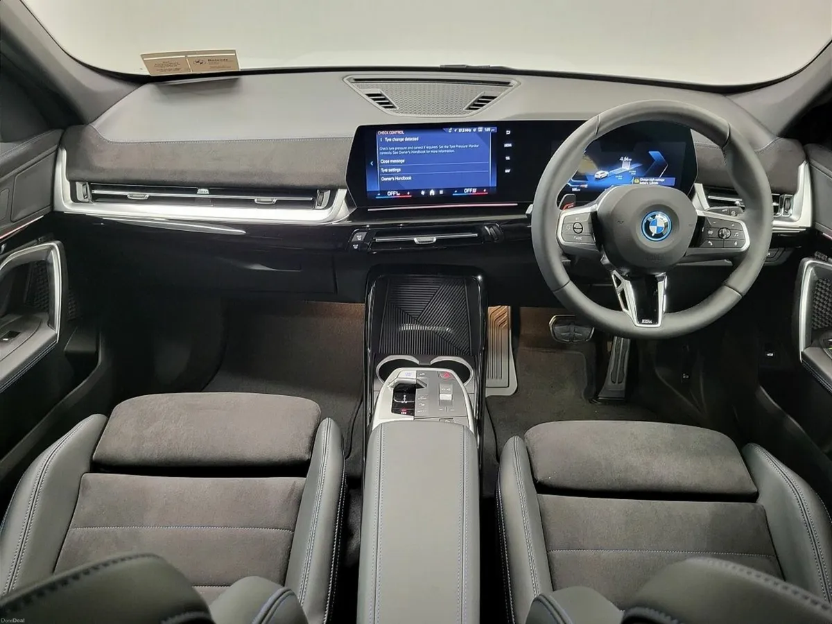 BMW iX1 - Image 3