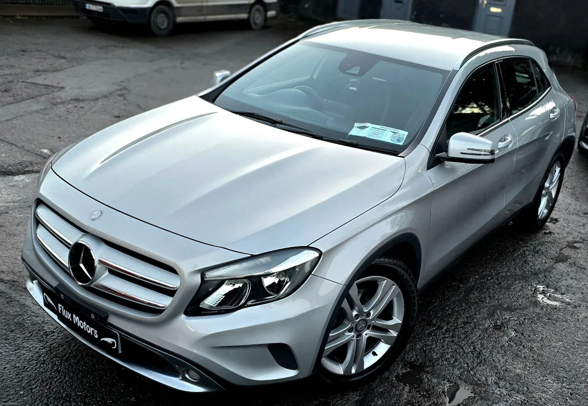🔥 2016 Mercedes-Benz GLA 180 Style • Automatic - Image 2