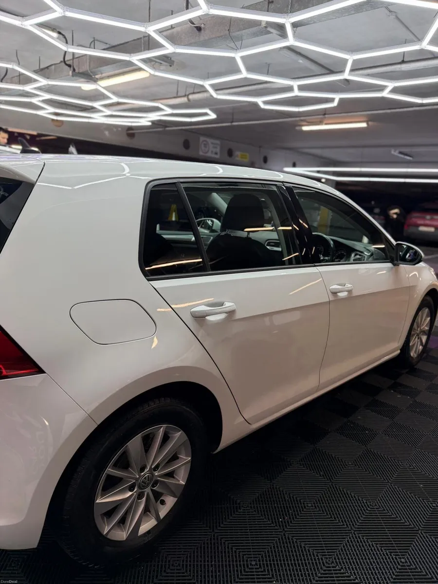 Volkswagen Golf - Image 4