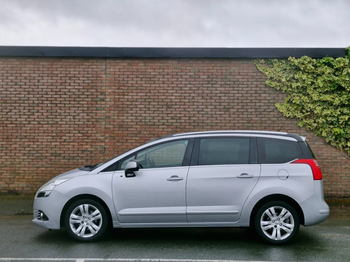 Peugeot 5008 FAMILY-STYLE 1.6 HDI 7 SEATER - Image 3